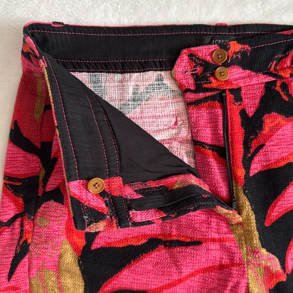 J. Crew | High-waisted Kickout Crop Pant in Palm-Print Grasscloth Pink/Black 12 - Picture 5 of 12